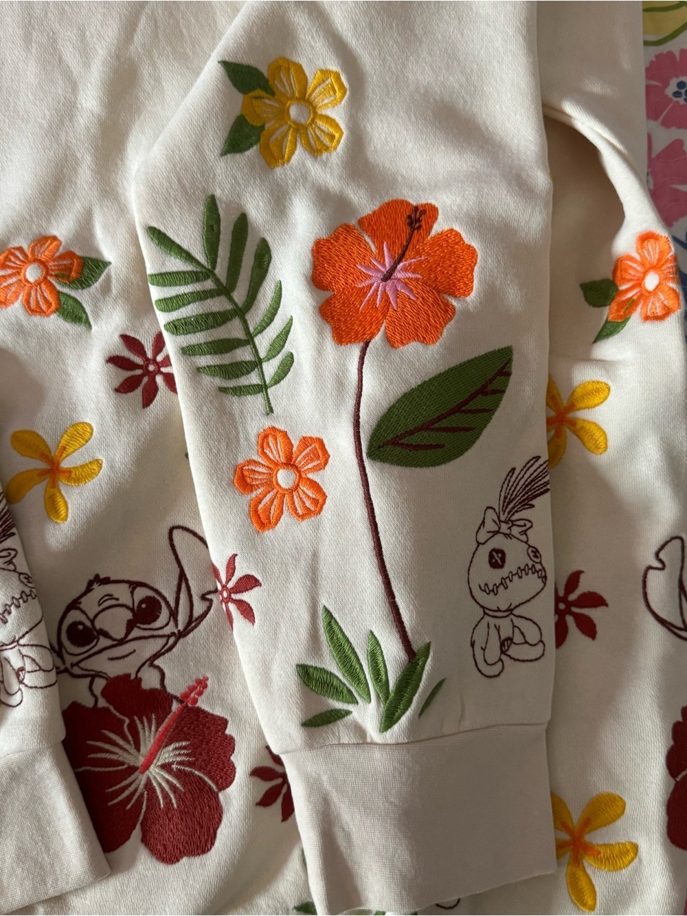 NWT small Disney Lilo & Stitch Floral Crewneck - Picture 7 of 8
